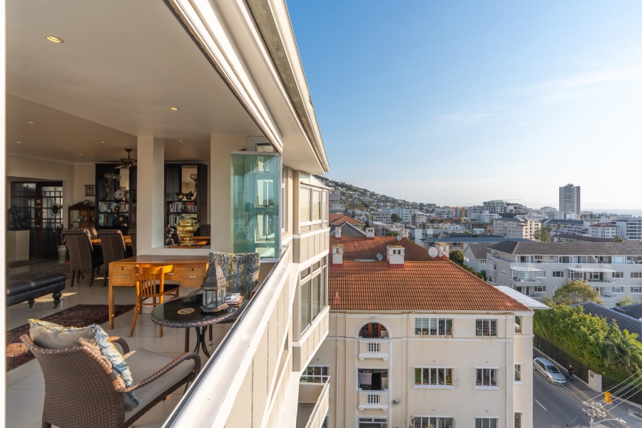 2 Bedroom Property for Sale in Sea Point Western Cape